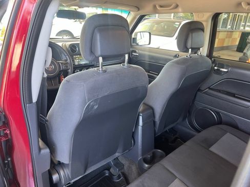 Used 2016 Jeep Patriot Latitude w/ Trailer Tow Prep Group AWD/4WD image 9
