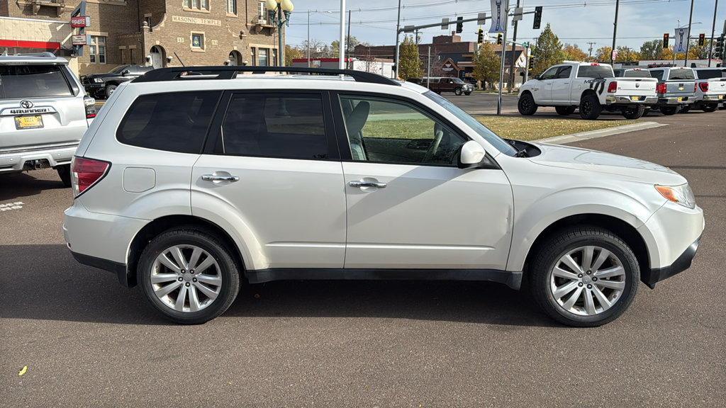 Used 2013 Subaru Forester 2.5X Premium AWD/4WD image 4