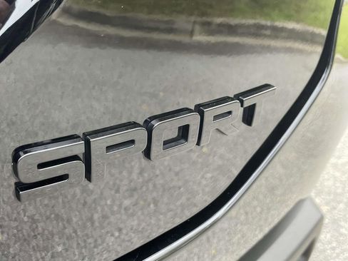 Used 2025 Honda Pilot Sport image 8