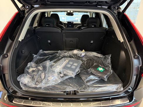 New 2026 Volvo XC60 T8 Ultra w/ Protection Package Premier AWD/4WD image 30