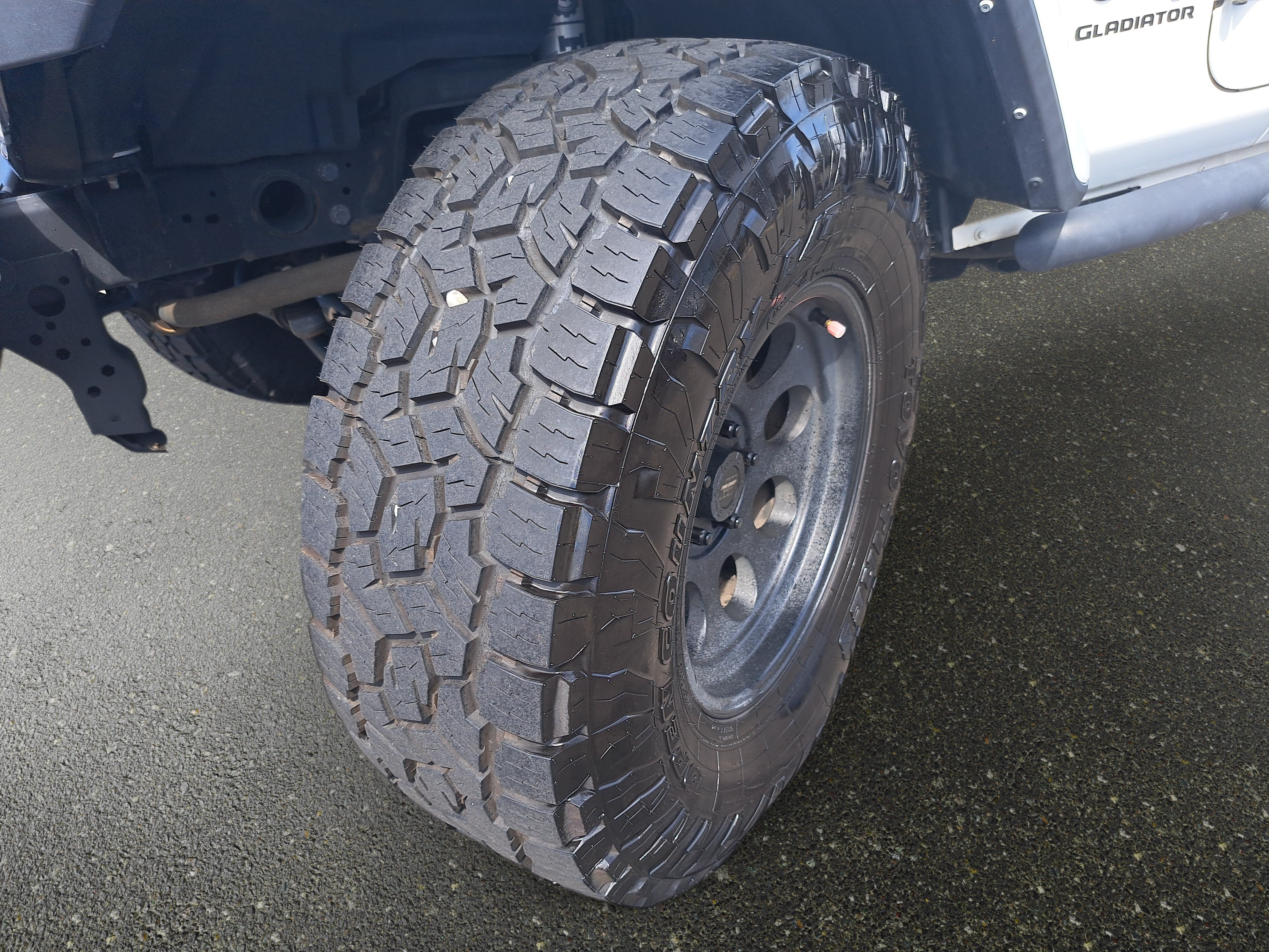 Used 2022 Jeep Gladiator Overland AWD/4WD image 29