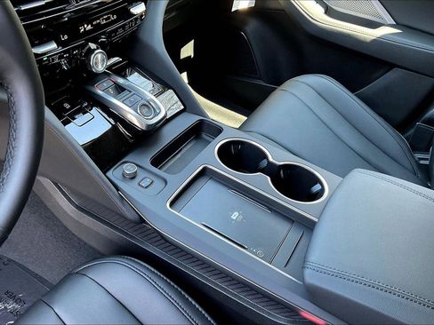 New 2025 Acura MDX SH-AWD image 8