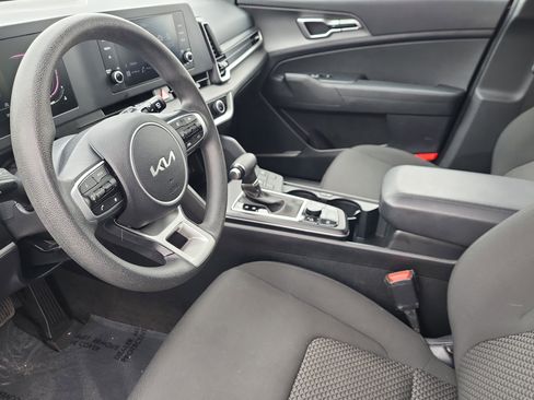 Used 2023 Kia Sportage LX image 12