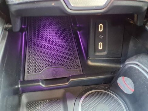 Used 2025 Mercedes-Benz GLC 300 image 8