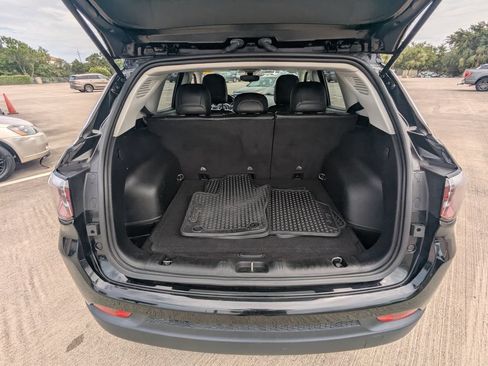 Used 2019 Jeep Compass Latitude w/ Cold Weather Group AWD/4WD image 22