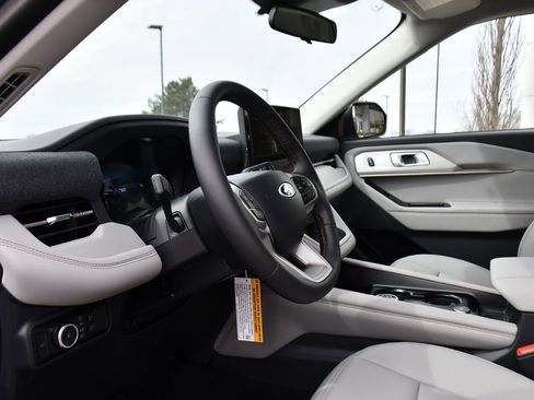 New 2026 Ford Explorer Active w/ Active Comfort Package image 11