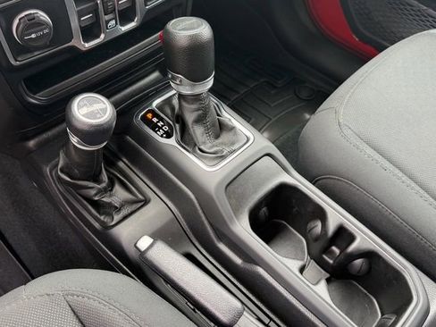 Used 2022 Jeep Gladiator Sport AWD/4WD image 21