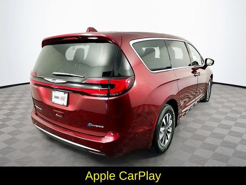 Used 2022 Chrysler Pacifica Limited FWD image 10