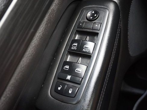 Used 2020 Jeep Grand Cherokee Altitude image 23