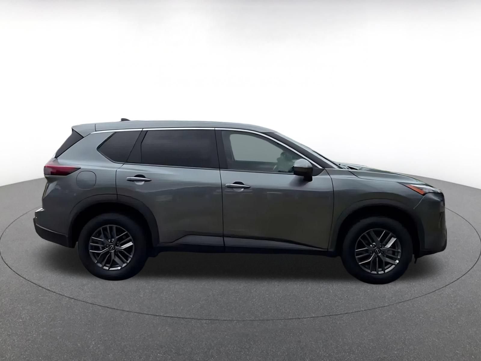 Used 2026 Nissan Rogue SV AWD/4WD image 15