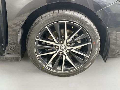 Used 2021 Toyota Camry SE FWD image 30