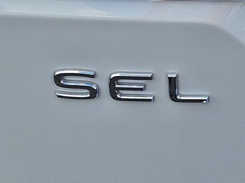 Used 2024 Volkswagen Atlas SEL AWD/4WD image 33