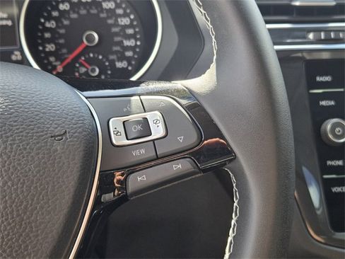 Certified 2021 Volkswagen Tiguan SE image 29