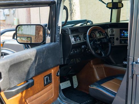 Used 2006 HUMMER H1 4-Door Wagon AWD/4WD image 11