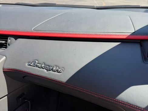 Used 2018 Lamborghini Aventador S AWD/4WD image 15