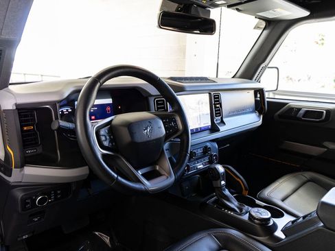 Used 2023 Ford Bronco Badlands image 18