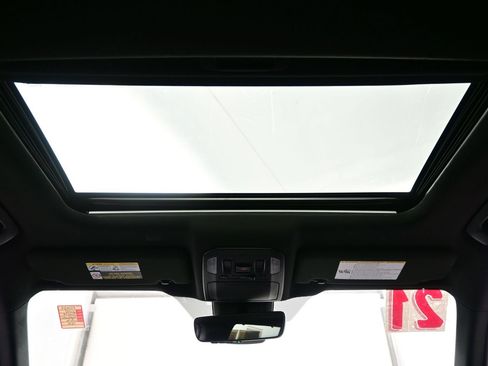 Used 2021 Toyota Highlander XSE AWD/4WD image 19