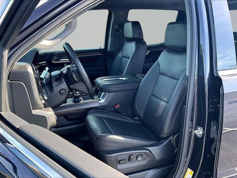 Used 2022 GMC Sierra 1500 SLT w/ SLT Premium Package AWD/4WD image 26
