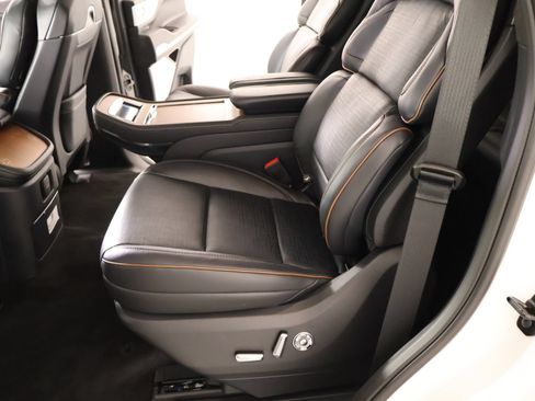 New 2026 Lincoln Navigator Black Label AWD/4WD image 13