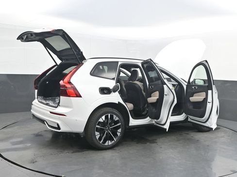 New 2026 Volvo XC60 B5 Plus w/ Protection Package Premier AWD/4WD image 38