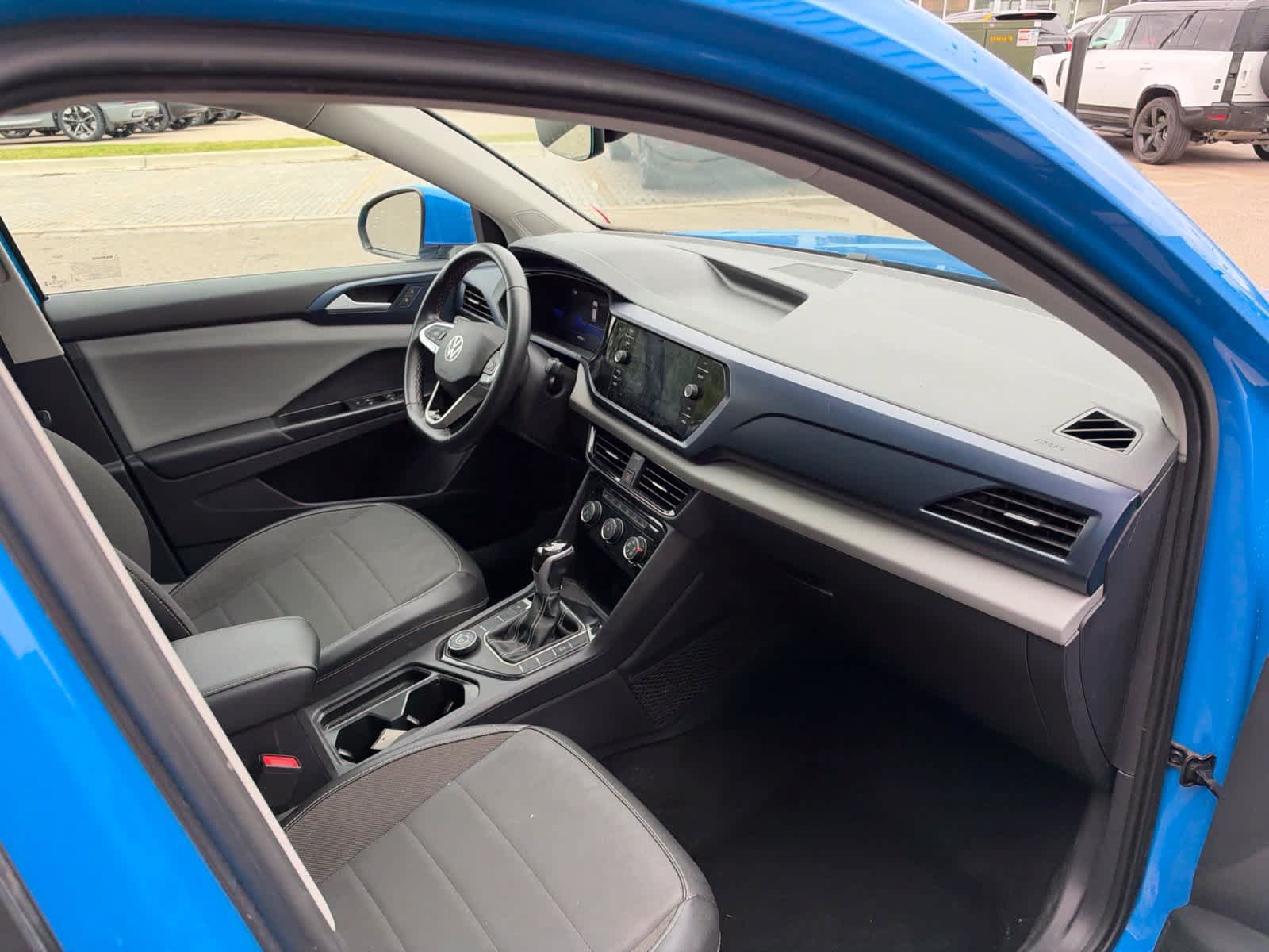 Used 2023 Volkswagen Taos SE w/ Panoramic Sunroof Package AWD/4WD image 13