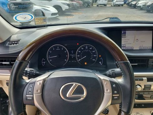 Used 2014 Lexus ES 350 w/ Luxury Package image 15
