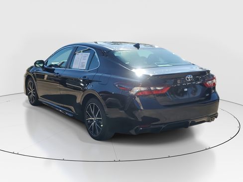 Used 2023 Toyota Camry SE image 5