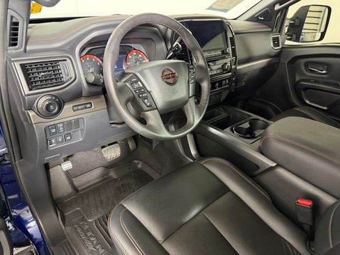 Used 2024 Nissan Titan PRO-4X w/ Pro-4x Convenience Package AWD/4WD image 3
