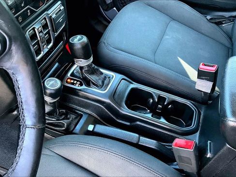 Used 2019 Jeep Wrangler Unlimited Sport S AWD/4WD image 18