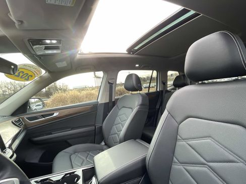 Certified 2025 Volkswagen Atlas SE w/ Panoramic Sunroof Package image 21