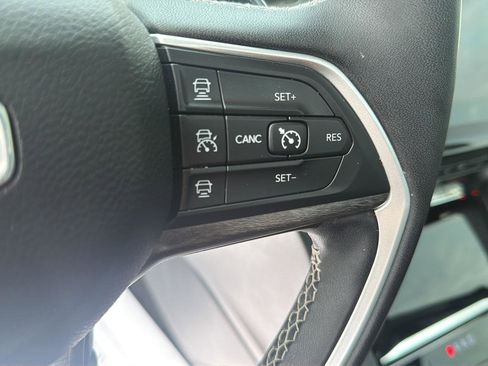 Used 2023 Jeep Grand Cherokee 30th Anniversary AWD/4WD image 20