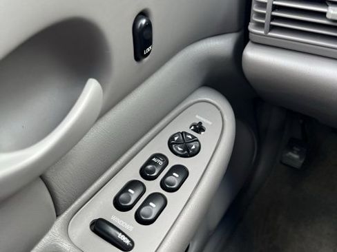 Used 1998 Buick Century Custom image 14