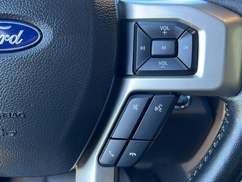 Used 2022 Ford F350 Lariat w/ Black Appearance Package image 25