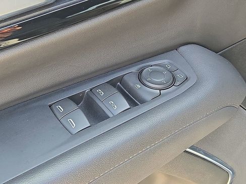 Used 2025 Chevrolet Tahoe LT AWD/4WD image 22