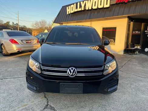 Used 2017 Volkswagen Tiguan Limited image 2