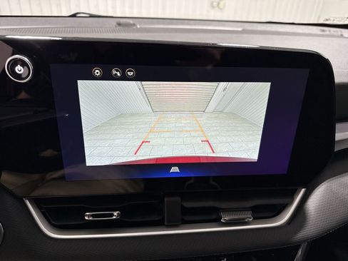 Used 2025 Chevrolet Equinox LT w/ Midnight Edition image 15