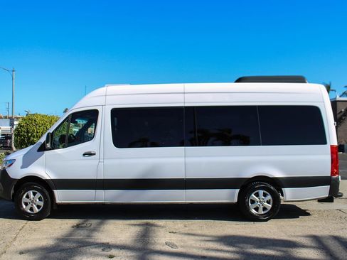 Used 2019 Mercedes-Benz Sprinter 2500 image 2