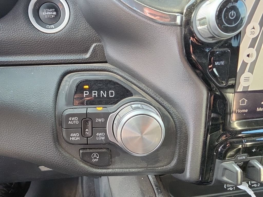 Used 2025 RAM 1500 Laramie AWD/4WD image 17