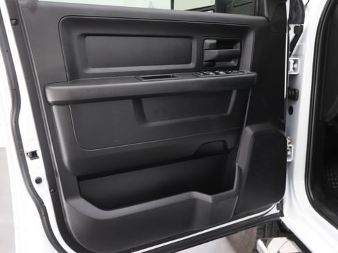 Used 2024 RAM 3500 Tradesman w/ Chrome Appearance Group AWD/4WD image 39
