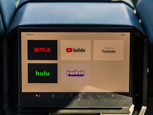 Used 2024 Tesla Cybertruck AWD Crew Cab image 31