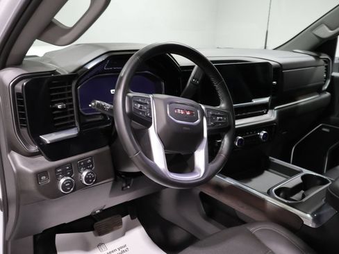 Used 2024 GMC Sierra 2500 SLT w/ SLT Convenience Package AWD/4WD image 16
