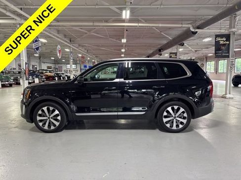 Used 2022 Kia Telluride S AWD/4WD image 2