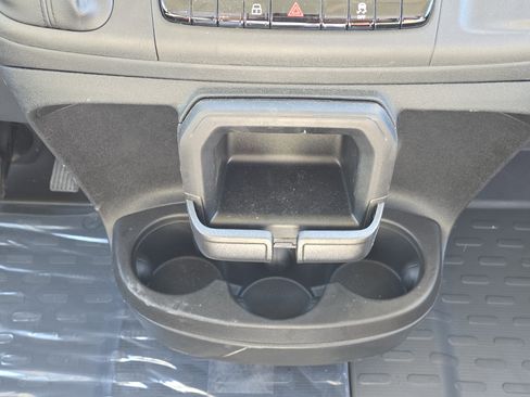 Used 2025 RAM ProMaster 2500 w/ Convenience Group image 10