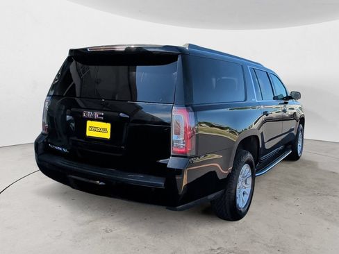 Used 2016 GMC Yukon XL SLT w/ Open Road Package AWD/4WD image 5