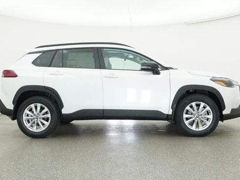 New 2026 Toyota Corolla Cross LE w/ Moonroof Package FWD image 27
