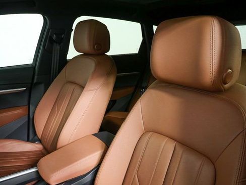 Certified 2022 Audi e-tron Premium image 5