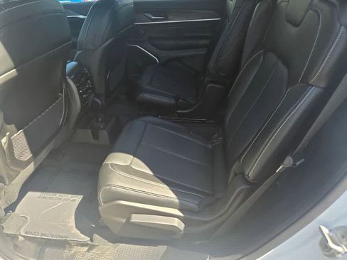 New 2026 Jeep Grand Cherokee L Limited AWD/4WD image 12