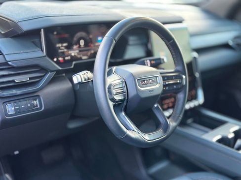 Used 2024 GMC Acadia AT4 image 12