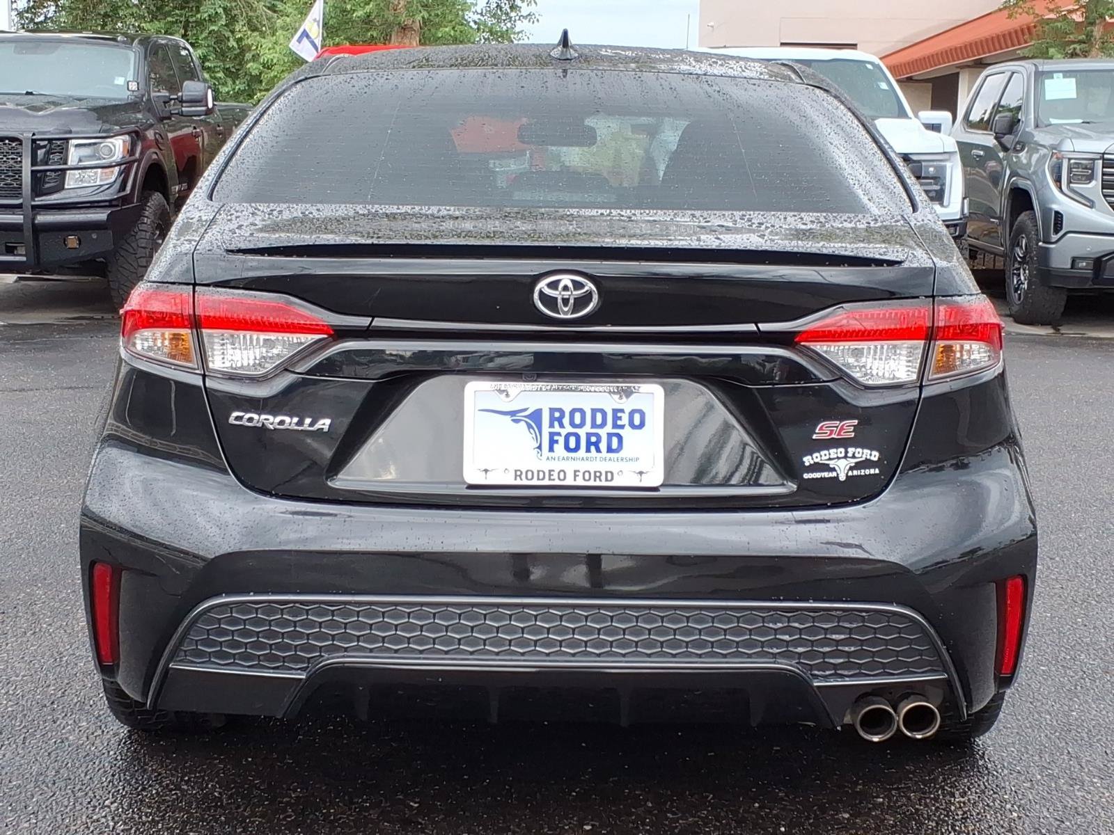 Used 2020 Toyota Corolla SE w/ SE Premium Package FWD image 4