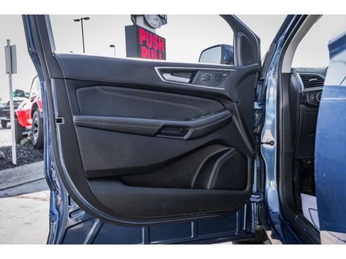 Used 2024 Ford Edge Titanium image 6